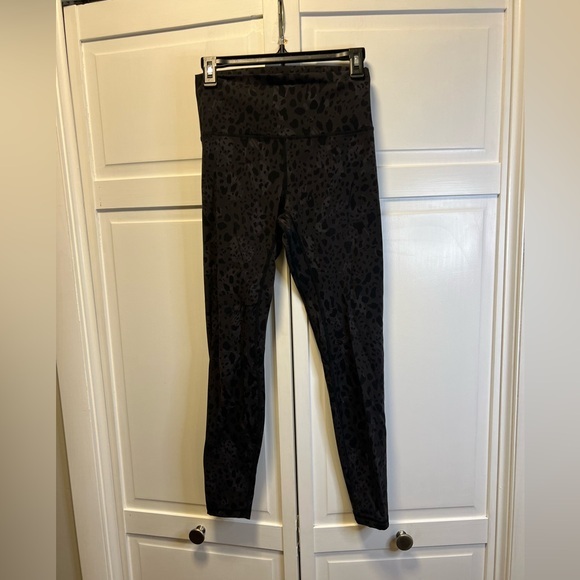 Heynuts Pants - Hey Nuts Women’s Leopard Print Leggings Size Medium (8-10) Color Black/Gray